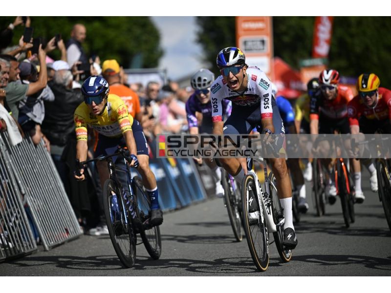 TOUR DE WALLONIE. VOLATA MAGISTRALE DEL GIOVANE DONATI CHE FULMINA FRETIN E FOLDAGER