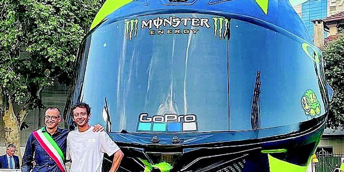 Ricci rischia di finire travolto dal «cascone» di Valentino Rossi - La Verità