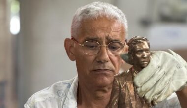 Bruno Catalano: “Le mie sculture fanno sentire a casa, ma tutti portiamo dietro un vuoto”