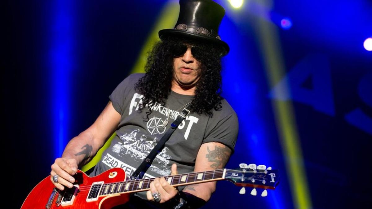 Slash compie 60 anni: la madre stilista, le origini del nome d'arte, 8 segreti