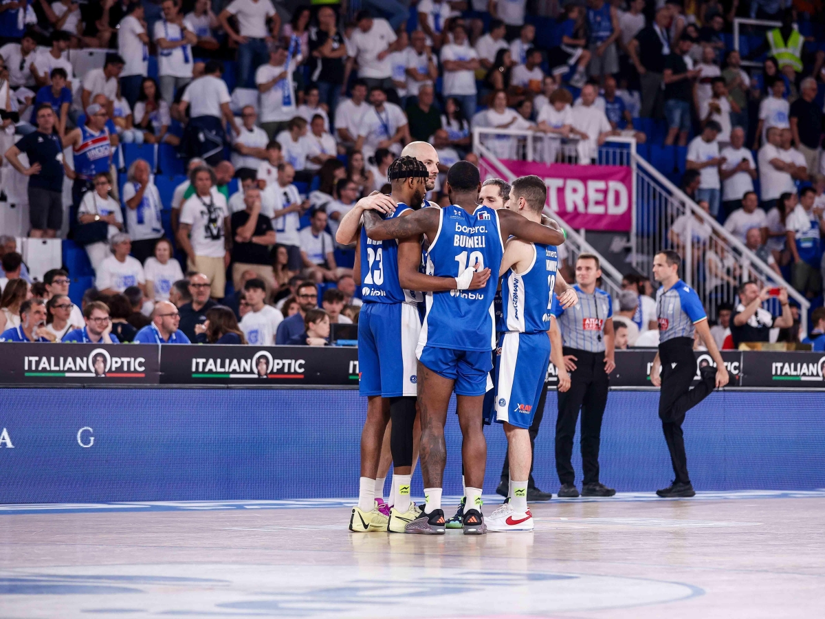 Basket, finisce il sogno della Germani: gara 3 è un lungo assolo della Virtus Bologna che vince lo scudetto