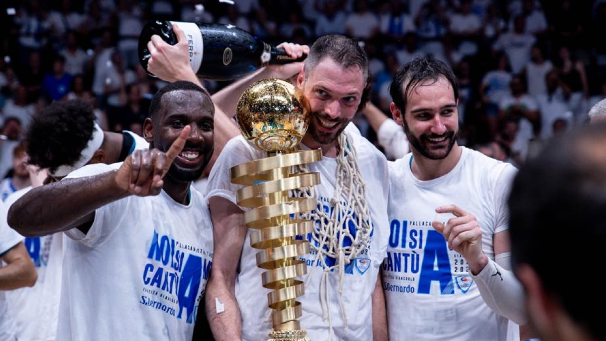 La Pallacanestro Cantù torna in serie A dopo aver rischiato il fallimento, il presidente Allievi: «Sarei morto di crepacuore»