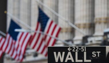 L’euforia spinge Wall Street ai massimi. Perché la corsa dei mercati non riflette l’economia reale?