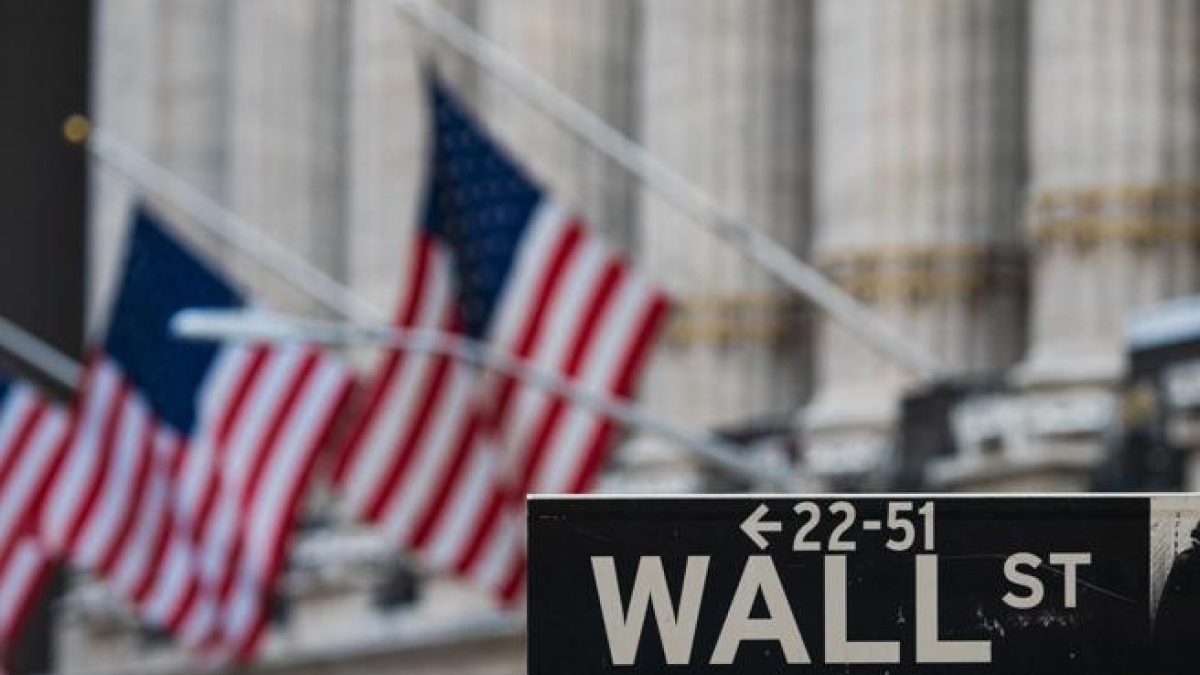 L’euforia spinge Wall Street ai massimi. Perché la corsa dei mercati non riflette l’economia reale?