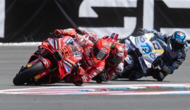 MotoGp Brno, la sprint race in diretta: vince Marc Marquez dopo i problemi con le gomme e l'investigazione. Delusione Bagnaia (solo 7°)