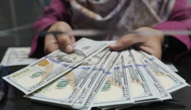 Il dollaro adesso riprende quota: l’euro si svaluta del 2% in due giorni. Il controllo della Fed