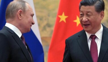 Putin, il «culto» di Xi Jinping per le strade di Mosca e il sogno di un incontro a tre con Trump: una nuova Yalta per dividersi il mondo con Cina e Usa