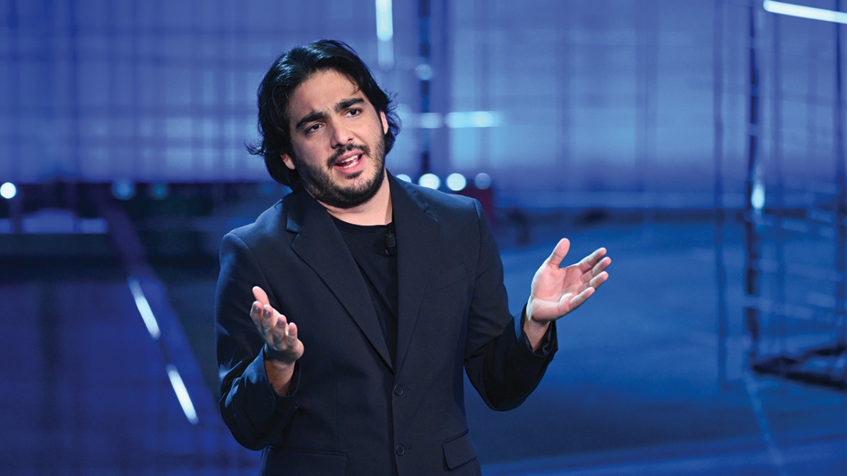 Max Angioni e la comicità a cui dovremmo chiedere di più