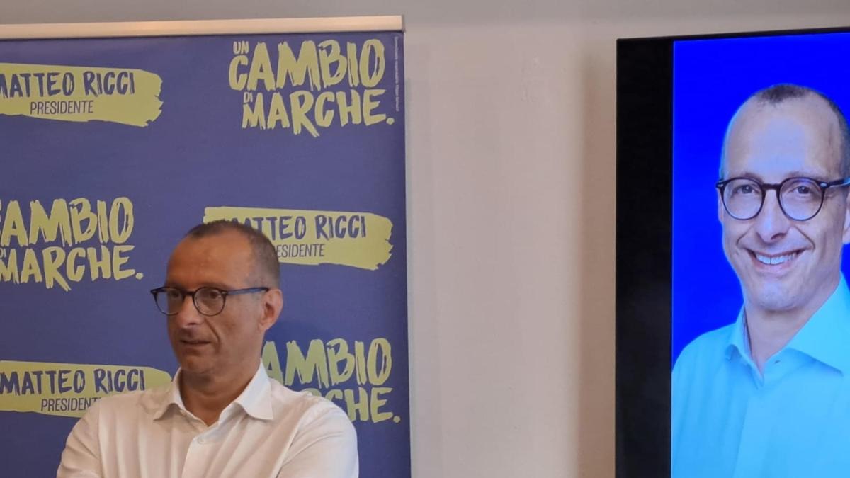 Matteo Ricci è indagato, avviso di garanzia al candidato del centrosinistra nelle Marche. Conte: «Chiarisca, una condotta disonesta sarebbe incompatibile con M5S»