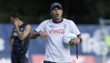 Conte esalta Napoli: "Scudetto bellissimo, merito vostro. Continuiamo con umiltà"