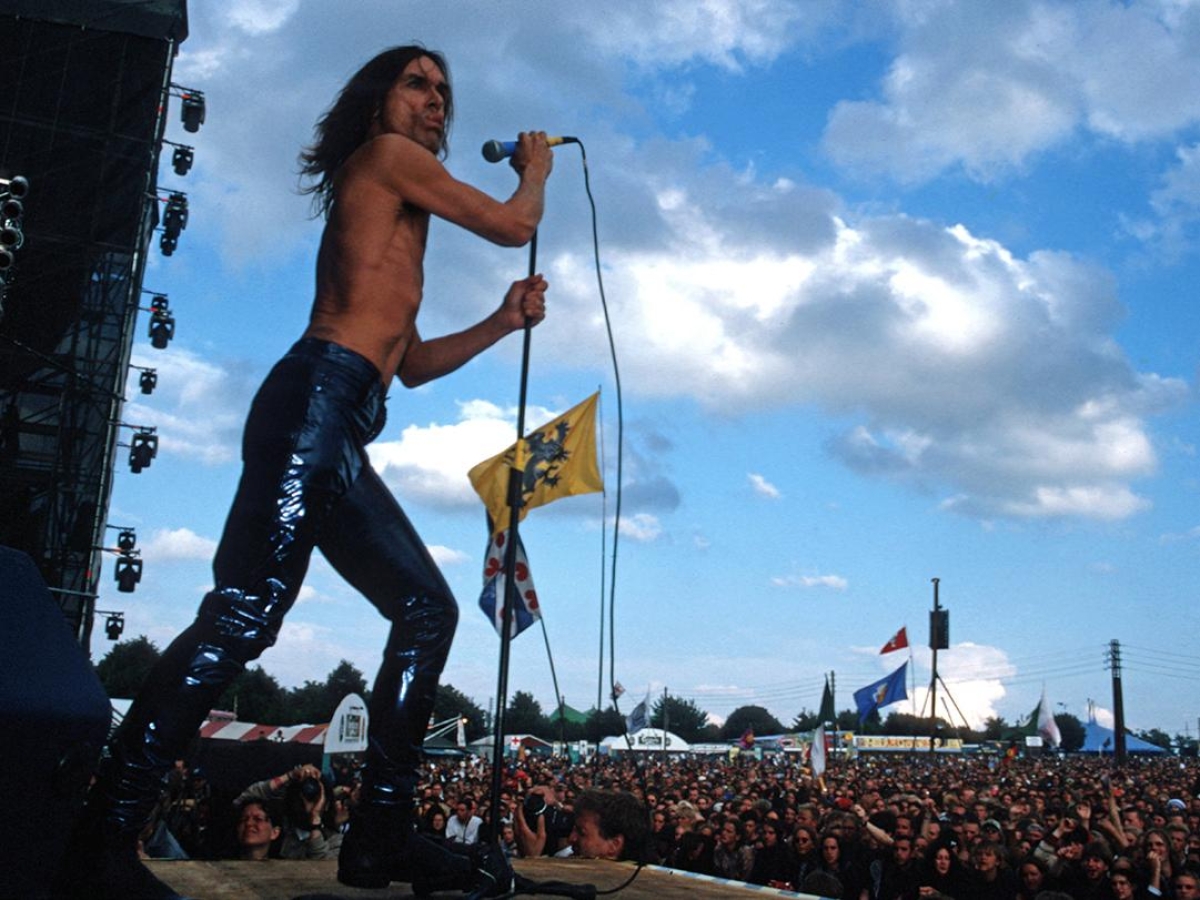 Iggy Pop: «Ero un ragazzino sfigato, poi ho trasformato il mio corpo in una bomba a mano. Con gli Stogees sperimentavo, mi tagliavo, sangue dappertutto. Poi mi sono calmato»