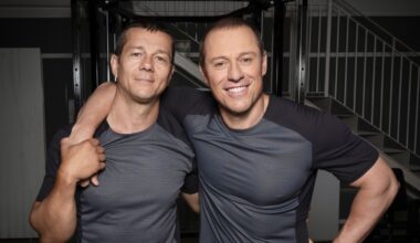 Stefano Accorsi, parla il suo personal trainer: «Prima dei pesi chiacchieriamo un po'. Riesce a sollevare 140 chili, si allena anche alle 5 di mattina. Per Muccino l'ho messo a dieta»