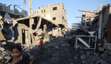 Israele - Hamas, la guerra a Gaza in diretta | Il ministero della Salute di Gaza: «113 morti per fame». Negoziati su Gaza, Witkoff è arrivato a Olbia