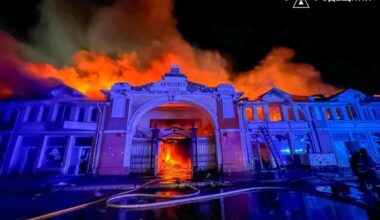 Ucraina - Russia, le notizie di oggi in diretta | Pesanti raid russi su Odessa, colpito il mercato storico. I negoziati: sì di Mosca e Kiev a uno scambio di 1.200 prigionieri per parte