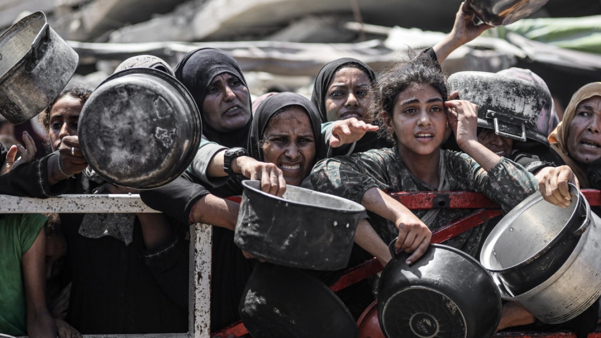 Israele - Hamas, la guerra a Gaza in diretta | Onu: «A Gaza la situazione alimentare peggiora rapidamente». Starmer: «Pronti a lanciare aiuti su Gaza»