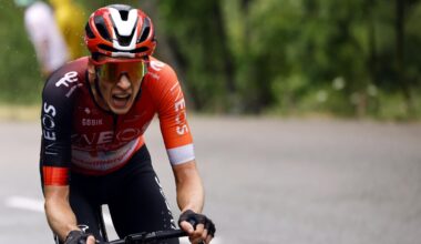 Tour de France, Arensman vince a La Plagne. Vingegaard secondo davanti a Pogacar