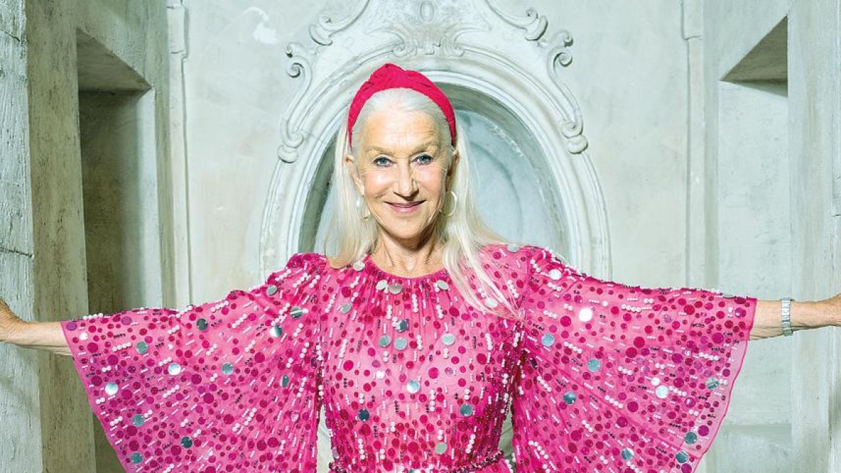 Helen Mirren: «La Regina vide il mio The Queen e mi invitò a corte per un tè. Mi sono innamorata di Checco Zalone senza capire una parola dei suoi film»