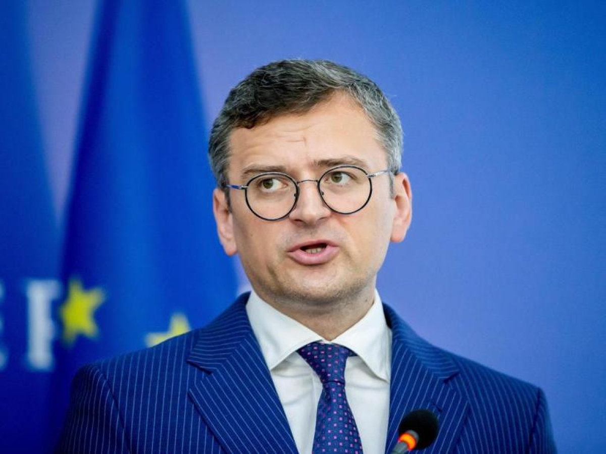 Kuleba: «In Ucraina è tornata la politica. Zelensky che ascolta la piazza prova che siamo diversi da Mosca»