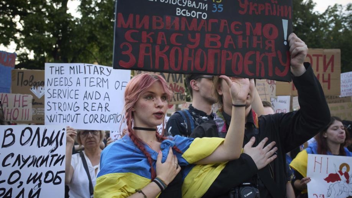 Ucraina - Russia, le notizie di oggi in diretta | Sindaco Kharkiv: «In corso massiccio attacco droni russi». Zelensky: pressione su Mosca affinché non ci sia guerra nel 2026