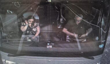 Incidente a Lomazzo sulla Pedemontana, arrestato l'autista del pullman di alunni: usava il cellulare alla guida