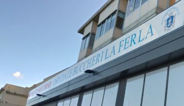 Palermo, giallo sulla morte di una quattordicenne. «Segni di violenza e vestiti zuppi di benzina»