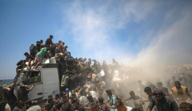 Israele - Hamas, la guerra a Gaza in diretta | Canada e Australia valutano il riconoscimento della Palestina. Netanyahu: «Starmer premia Hamas e punisce le sue vittime»