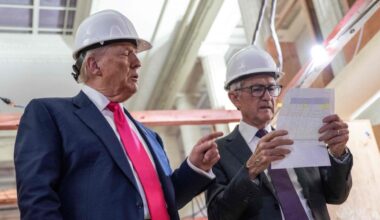 Dazi, il ricatto impossibile all’Europa: così Trump riuscirà a proteggere l’immenso debito Usa e il dollaro a nostre spese