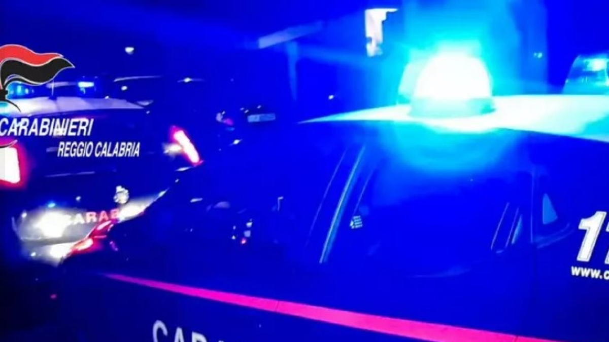 Cosenza, abusava di un minore in parrocchia. Arrestato sacerdote per violenza sessuale
