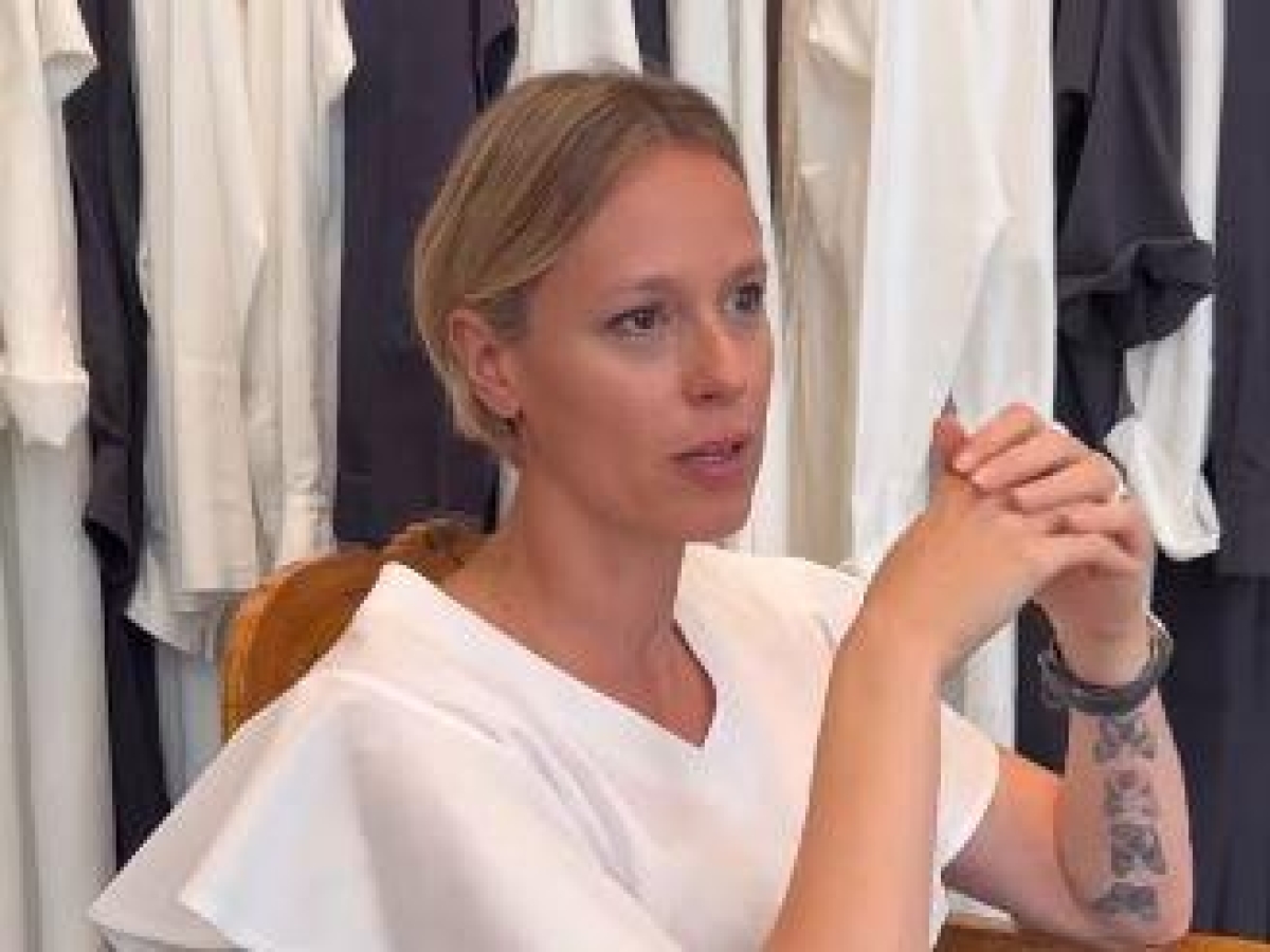 Federica Pellegrini a Torino, nel salotto di moda di Giorgina Siviero: «Se oggi io e mia madre siamo qui è perché c'è una grandissima ammirazione per lei»