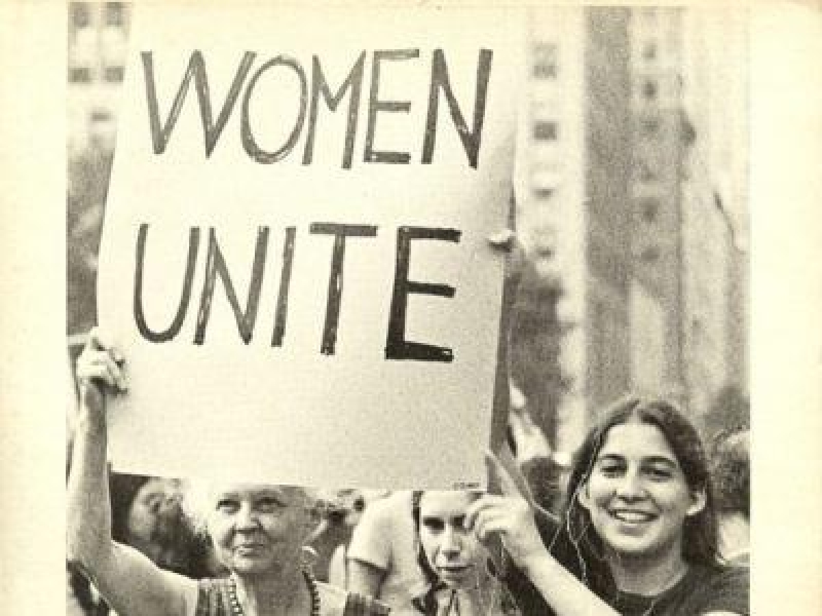 La vera storia del libro che ha cambiato la vita delle donne e delle lettere della traduttrice torinese scoprì «Our Bodies, Ourselves»