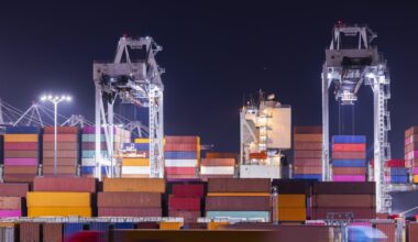 Dazi le ultime notizie in diretta | L’accordo traballa, la Ue pubblica un testo differente da quello Usa: «Intesa non è vincolante». Con le tariffe al 15% a rischio 103mila posti