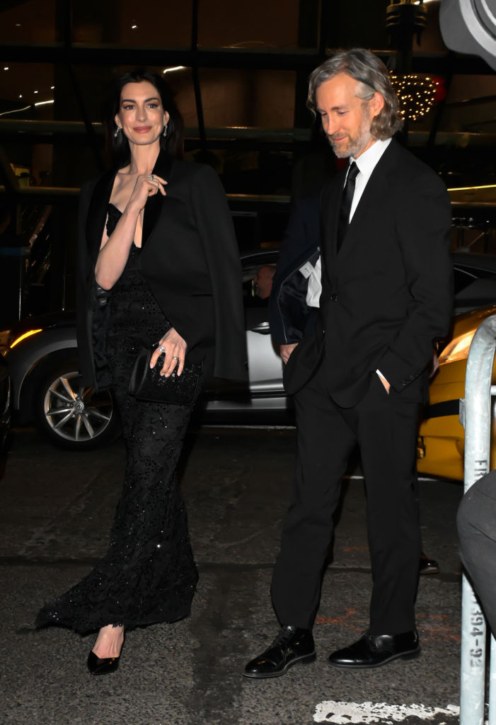 Anne Hathaway e Adam Schulman, 17 anni di amore discreto: chi è il marito dell'attrice de "Il Diavolo veste Prada" (che le ha disegnato l'anello nuziale)