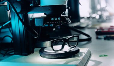 Dentro lo Smart Eyewear Lab, il laboratorio dove Luxottica sta creando gli occhiali smart del futuro