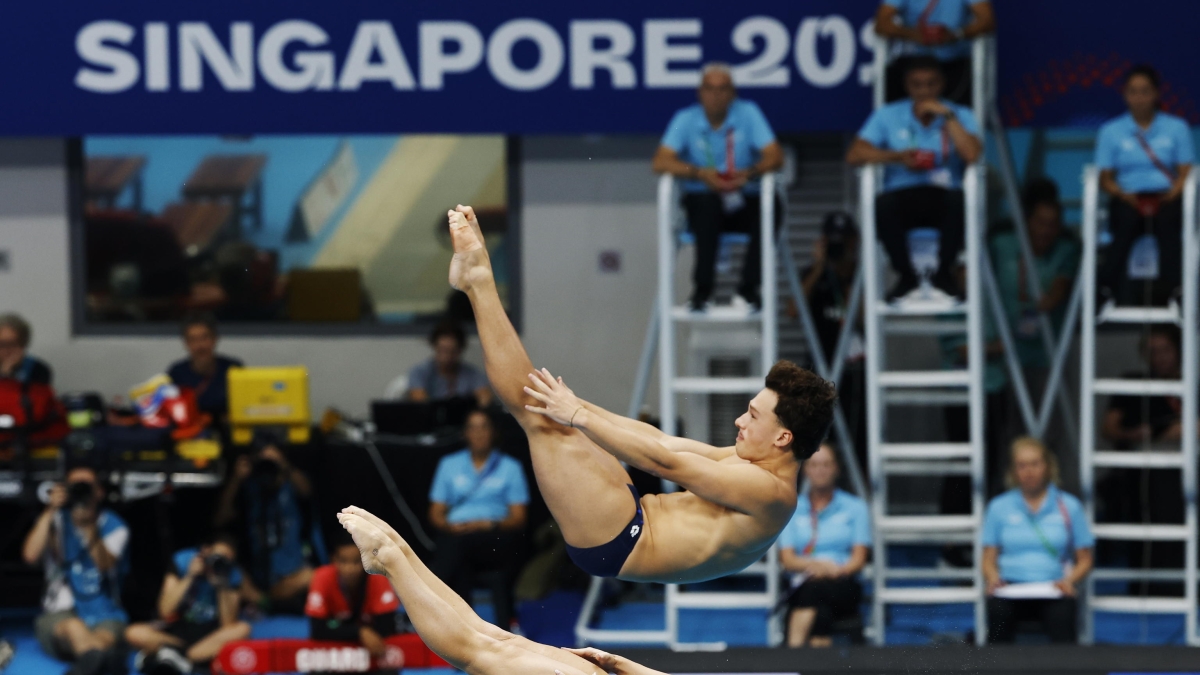 Chiara Pellacani e Matteo Santoro vincono la medaglia d'oro nei tuffi ai Mondiali di Singapore 2025