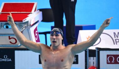 Simone Cerasuolo è medaglia d'oro nei 50 rana ai mondiali di nuoto di Singapore: «Papà lo aveva previsto»