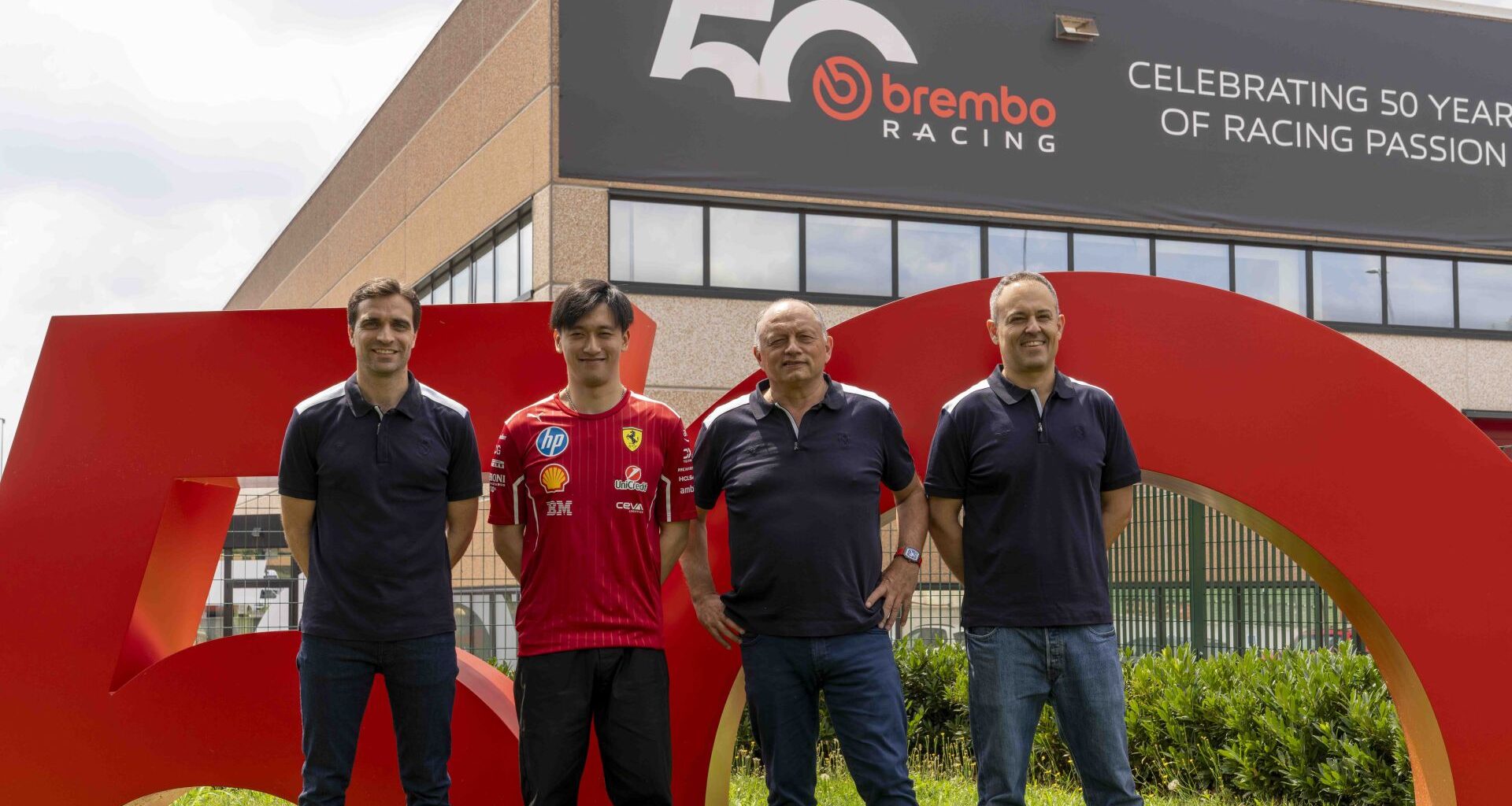 Ferrari, Vasseur visita la fabbrica Brembo per i 50 anni in F1