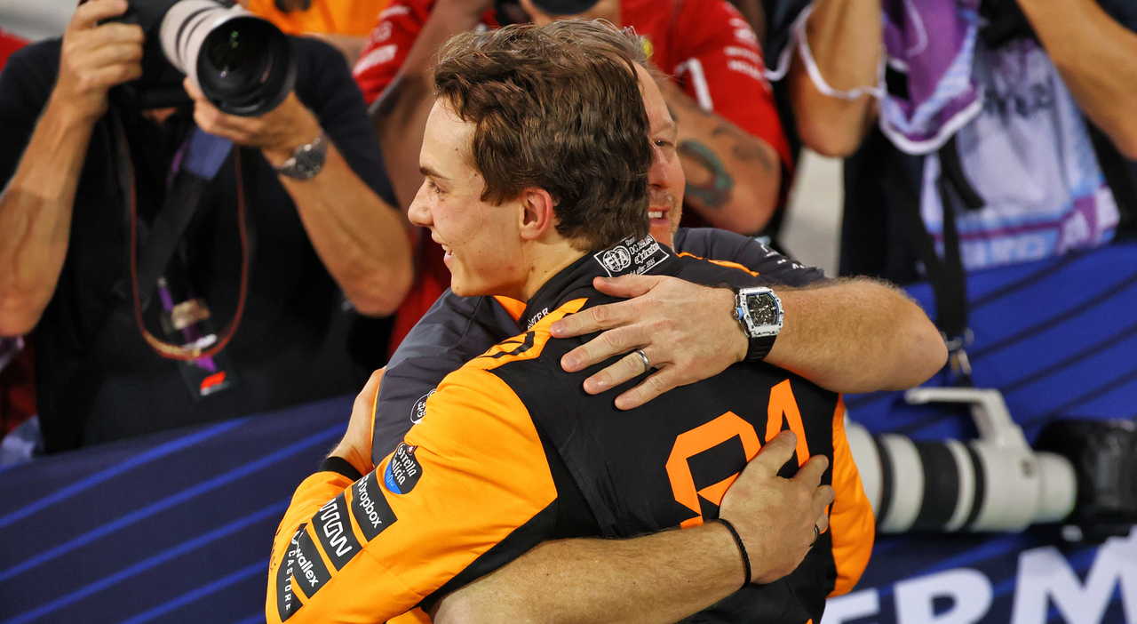Piastri vince il GP del Bahrain, Russell è secondo davanti a Norris. Ferrari quarta e quinta con Leclerc e Hamilton