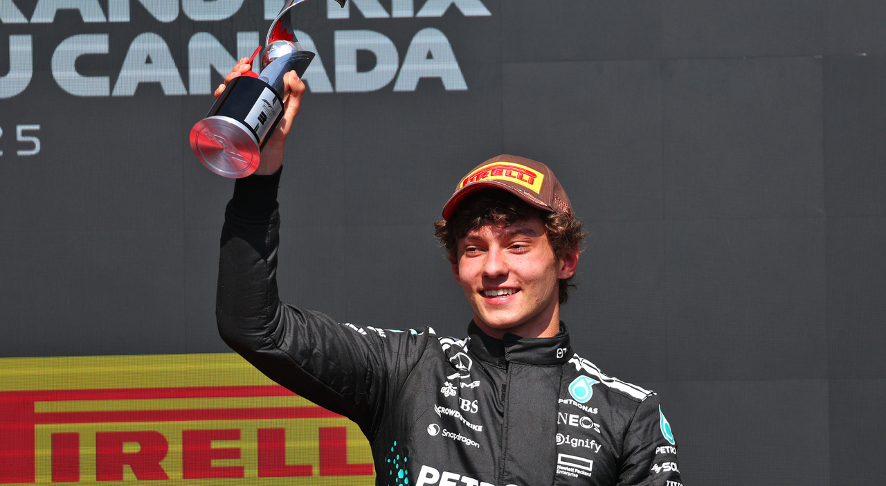 Russell vince il GP di Montreal davanti a Verstappen, grande terzo posto di Antonelli a 18 anni. Norris sbaglia tutto e chiede scusa al team