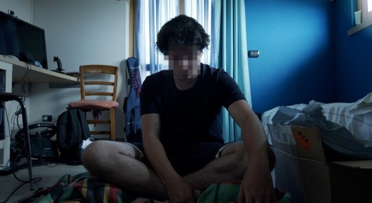 «Nostro figlio 15enne è un Hikikomori e da più di un anno non esce dalla sua stanza»