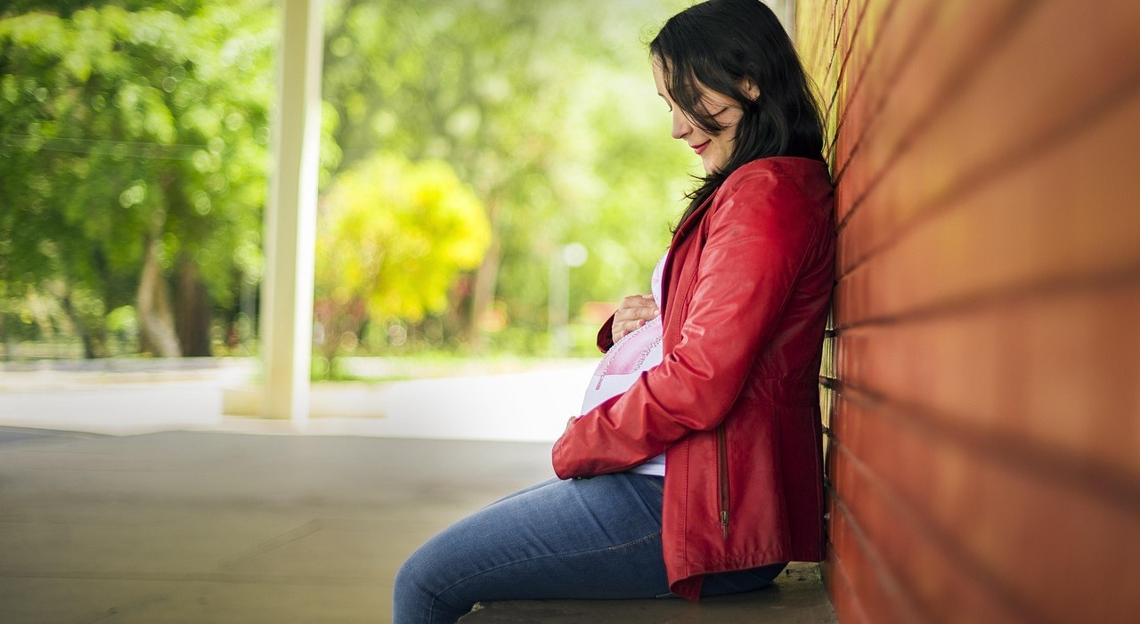 Madre incinta si vede negare le cure perché non è sposata, il medico: «Cerchi assistenza altrove»