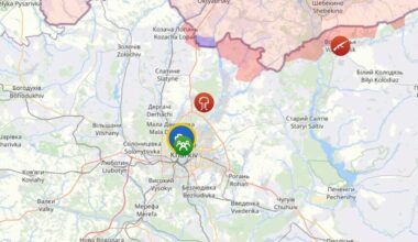 due bombe guidate lanciate da un cacciabombardiere Su-34