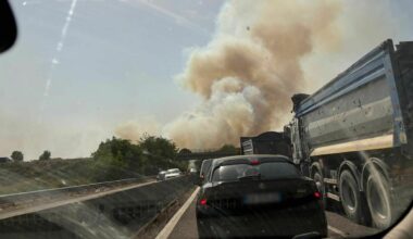 centinaia di auto in coda, temperature oltre i 42 gradi