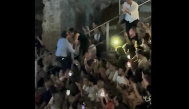 Giorgia, proposta di matrimonio al concerto. La cantante dà il cinque allo sposo: «Che bello l'anello, bravo m - Il Gazzettino