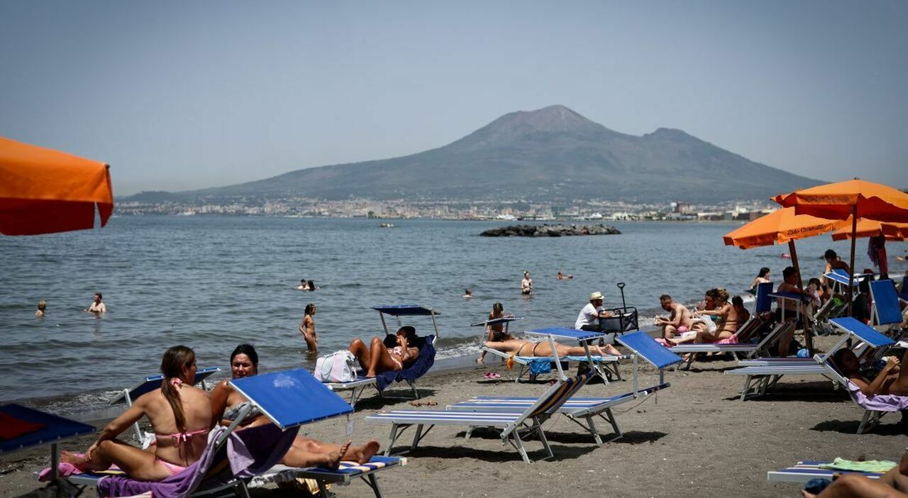 Castellammare, svolta con la spiaggia ritrovata