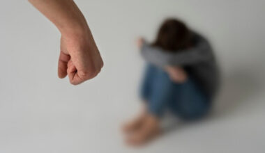 «Abusate anche dai poliziotti a cui abbiamo chiesto aiuto»