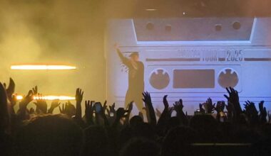 Fabri Fibra in concerto a Majano tra hit storiche, provocazioni e adrenalina