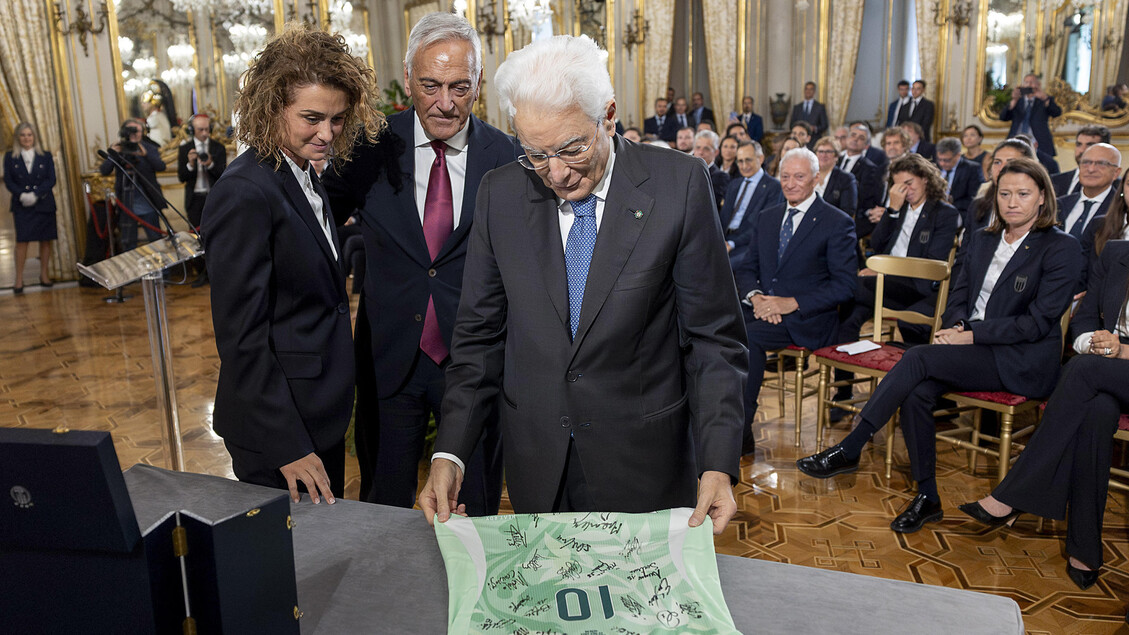 Mattarella alle azzurre in lacrime: 'Voi la vittoria delle donne' - Calcio