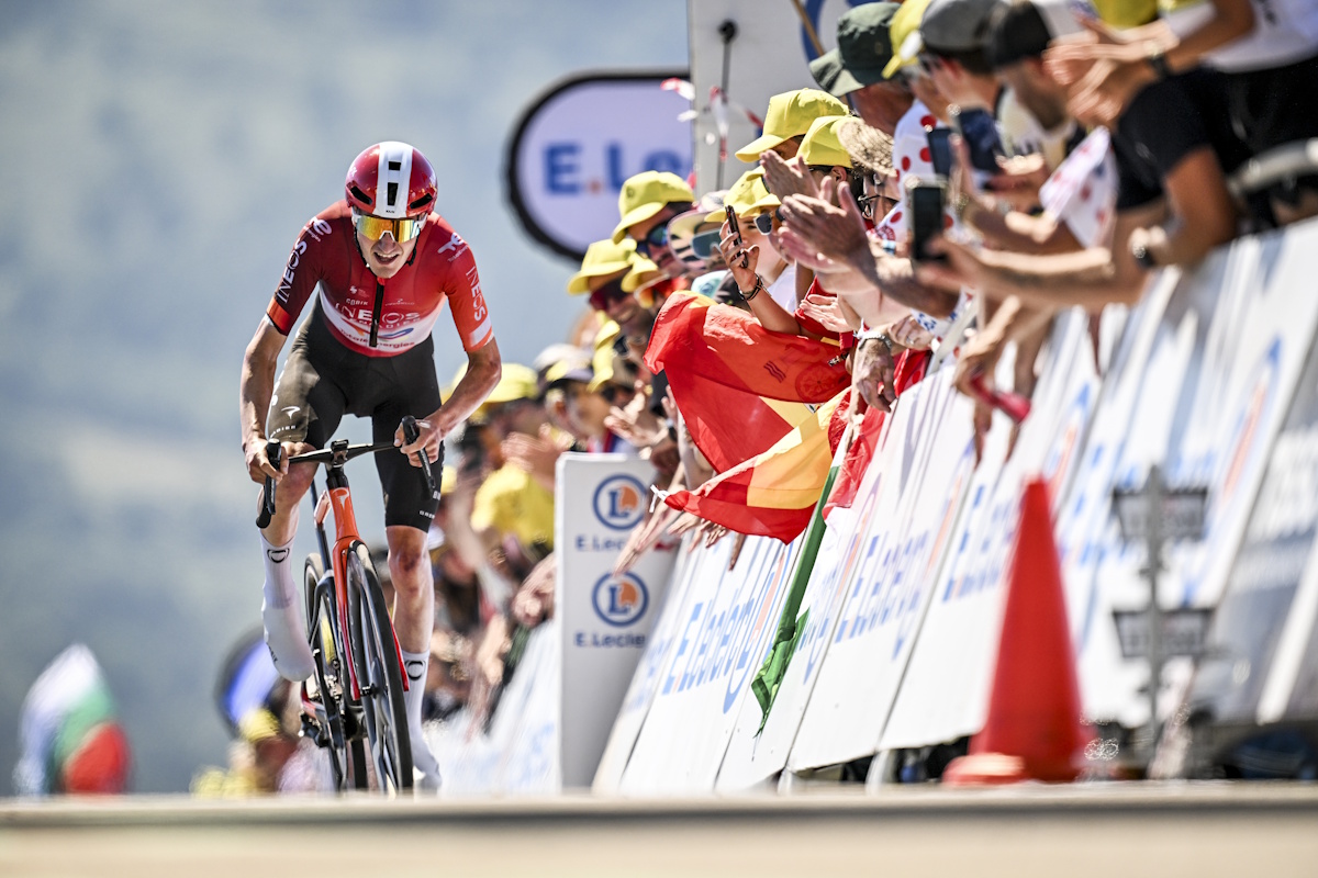 Tour de France 2025, Carlos Rodriguez si ritira per la frattura del bacino