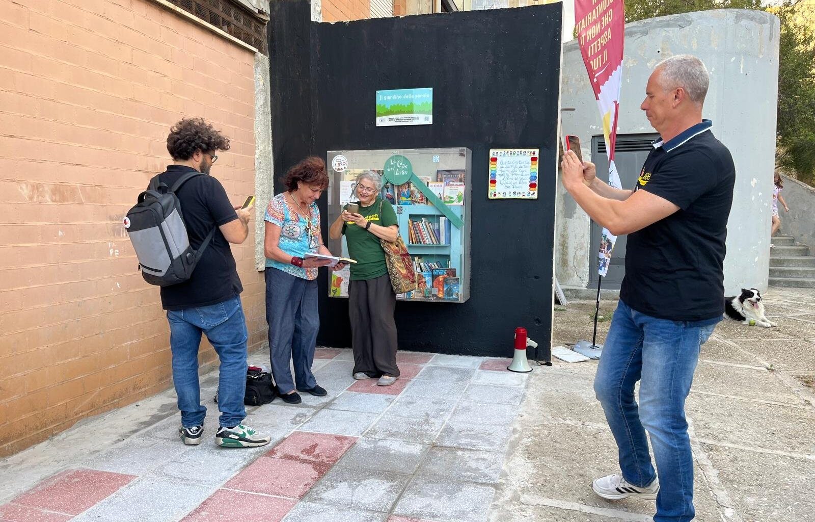 Un giardino pieno di libri allo Sperone: oltre 100 volumi a due mesi dall’inaugurazione