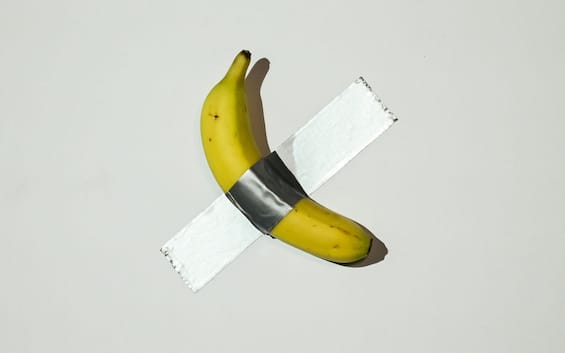 La banana di Cattelan è stata mangiata di nuovo: valeva 6 mln di dollari